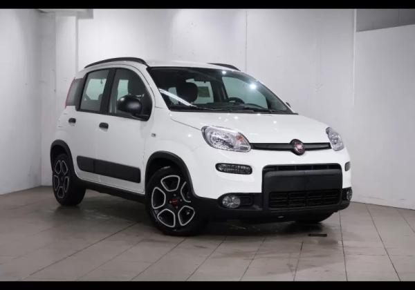 FIAT PANDA CROSS HYBRID - MANUAL