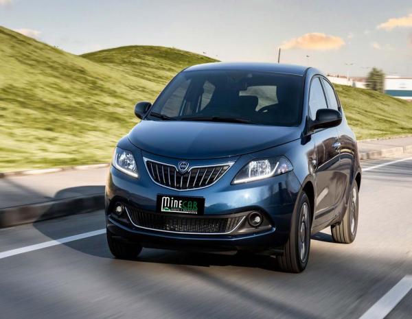 LANCIA YPSILON - MANUAL